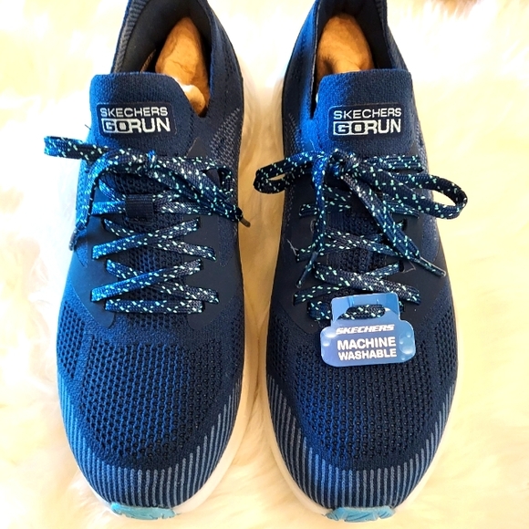 Skechers Shoes - Ladies Skechers "Go Run" hyper*burst : Size 7 Navy.